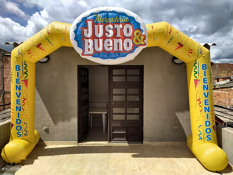 Arco inflable publicitario a motor