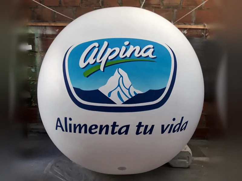 Proceso de fabricación de inflables con helio en planta