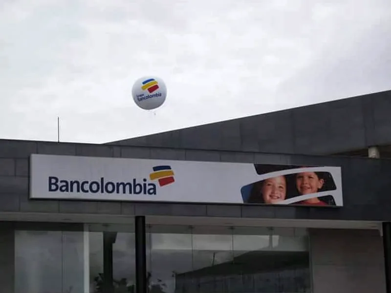 Globo publicitario de helio para cliente Bancolombia