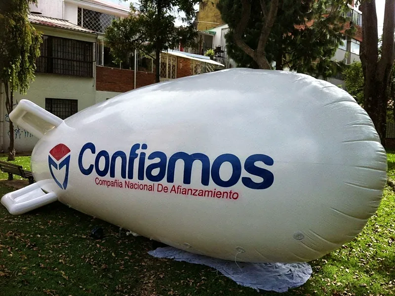Alistando Zeppelin publicitario para evento